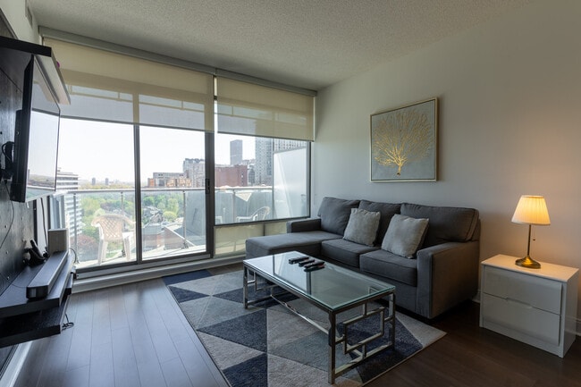 Photo - 19 Yorkville Ave Unit ID1022955P