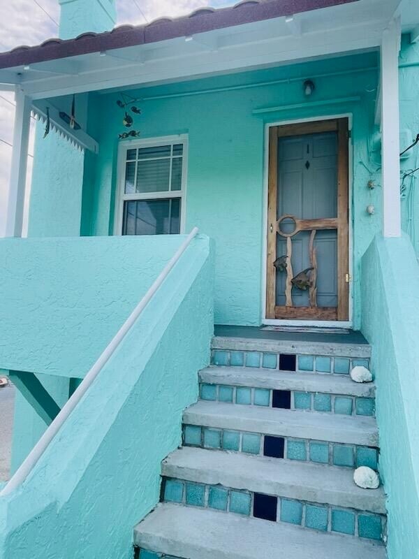 Building Photo - 32 S J St Rental