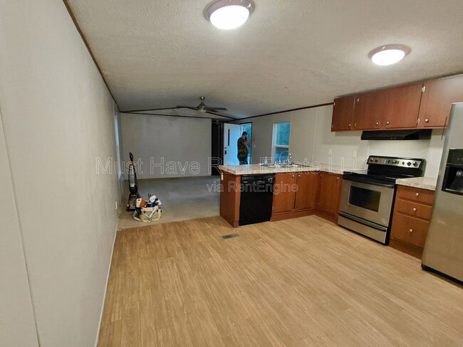 Photo - 1691 Zebulon Dr