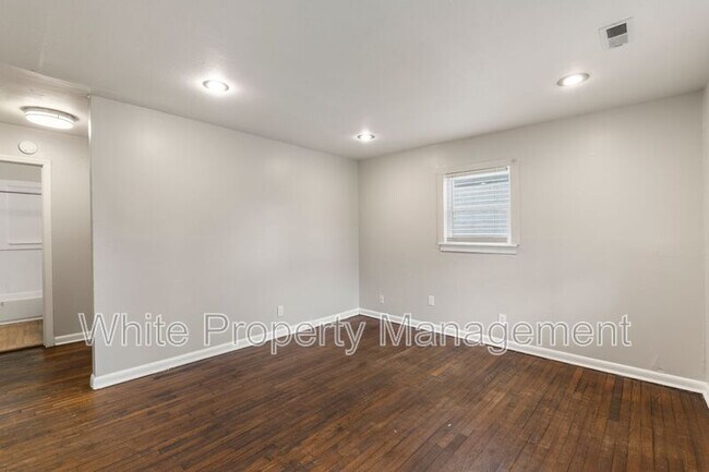 Photo - 2317 Julia Ave