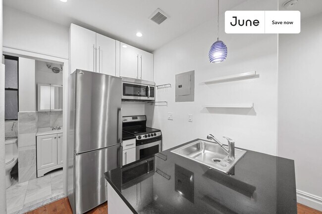 826 9th Ave Unit 4RS