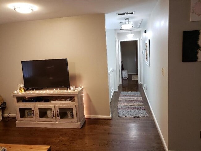 Photo - 3192 Osborne Rd NE