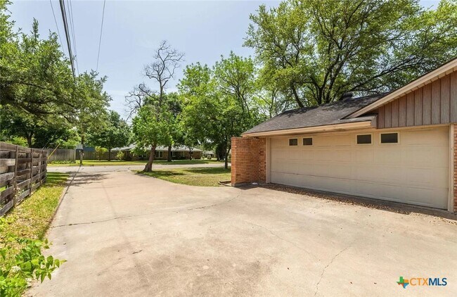 Photo - 4506 Walnut Rd