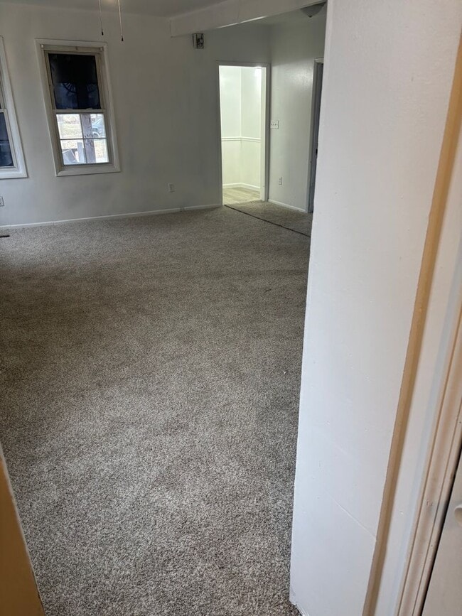 Photo - 3 bedroom, 2 bath in Harvard Park.