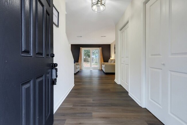 Photo - 120 N Palm Dr