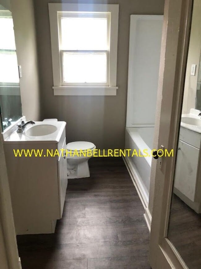 Photo - 266 5th St SE