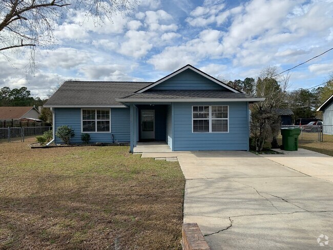 Building Photo - House for Rent