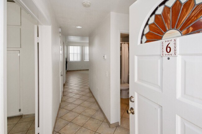 Photo - Long Term, Unfurnished Rental in Imperial ... Unit 6