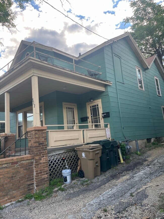 Photo - 512 E Johnson St Unidad #1