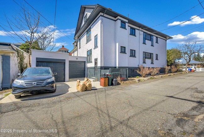 Photo - 1814 Olive St