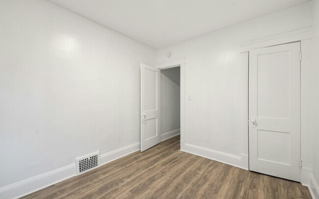 Photo - 8002 Maryland Ave