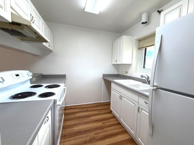 Photo - 2 Bedroom, 2 Bathroom, 2 Parking, Salt Lake (Country Club Village)