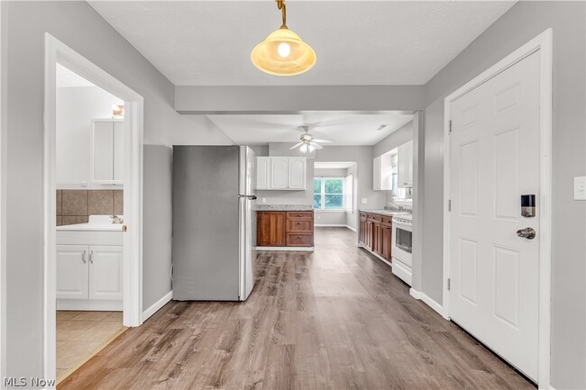 Photo - 15922 Eleanore Dr