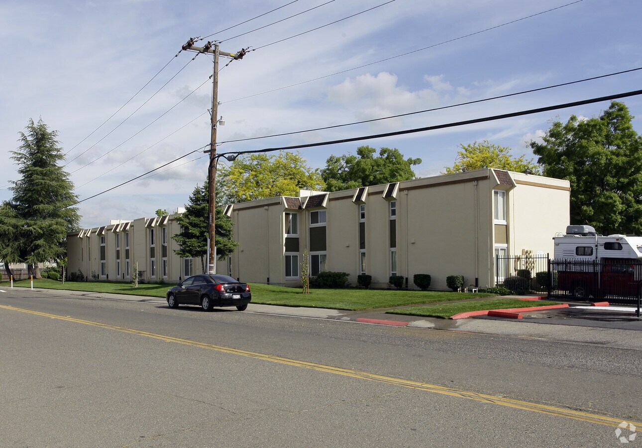 Photo - Rosswood Manor Apartments