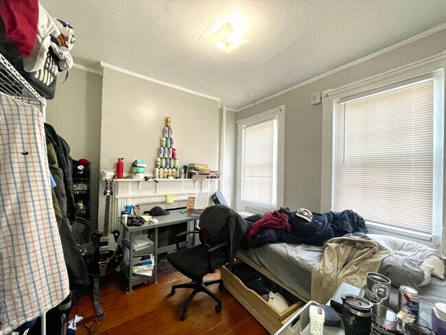 Building Photo - 2 Champney Pl Unit 1 Rental