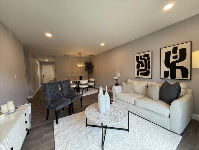 Photo - 20862 Vinesta Cir Unit 0