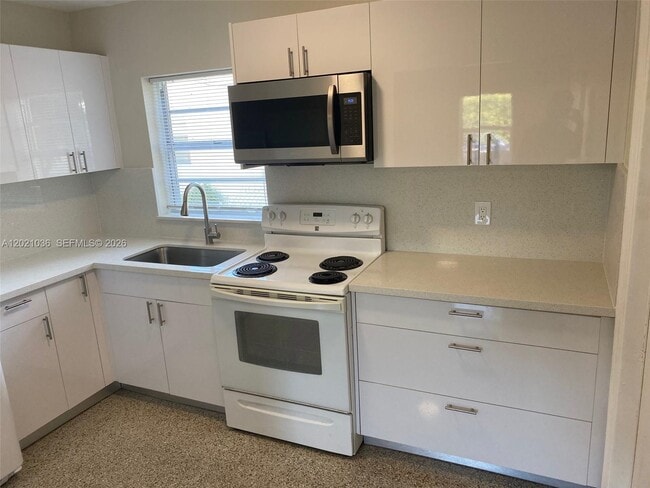 Photo - 2325 N 25th Ave Unit 2325