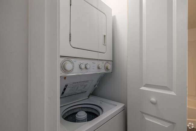Garden 1BD 1BA - Washer/Dryer