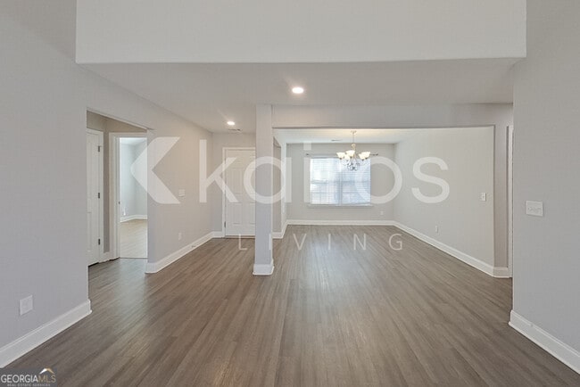 Photo - 228 Western Red Cedar Dr