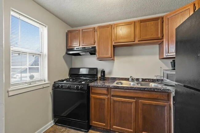 Plaza Hill Manor Apartments