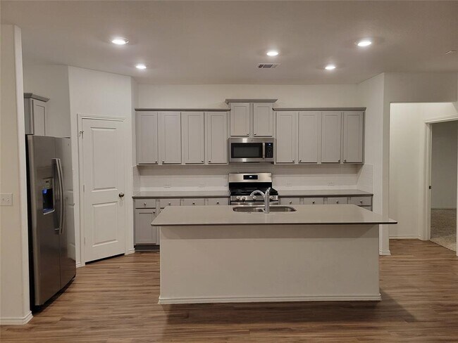 Photo - 266 Silver Glen Dr