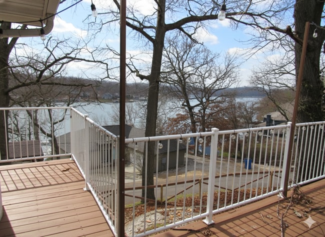 Photo - 4 bedroom lake view home