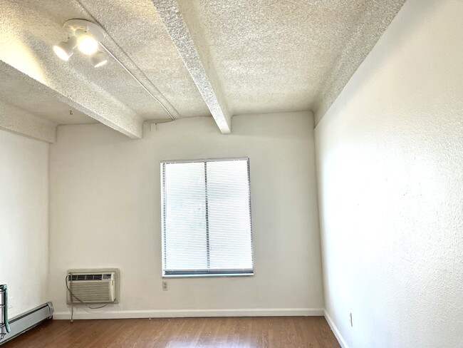 Building Photo - 10650 E Tennessee Ave Unit 402 Rental