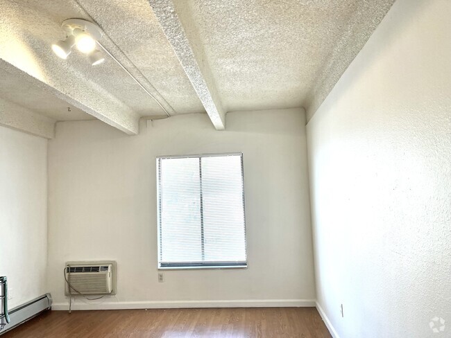 Building Photo - 10650 E Tennessee Ave Unit 402 Rental