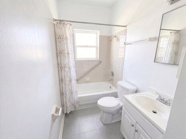 Photo - 1263 Empire Ave