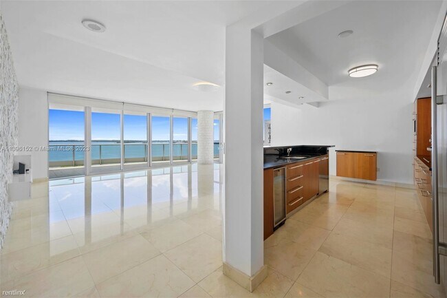 Photo - 2 br, 2.5 bath Condo - 1331 Brickell Bay Dr