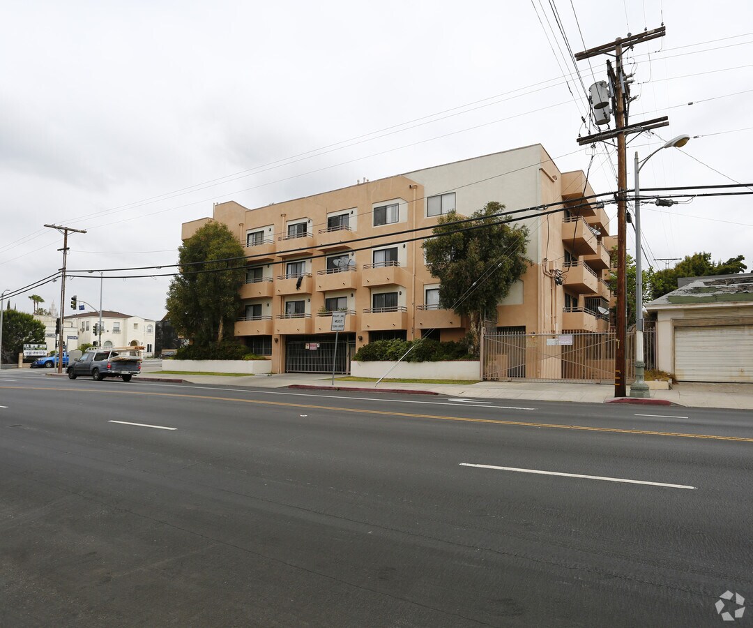 750 S Crenshaw Blvd - 750 S Crenshaw Blvd Apartments