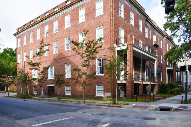 Building Photo - 101 W Oglethorpe Ave Unit 101