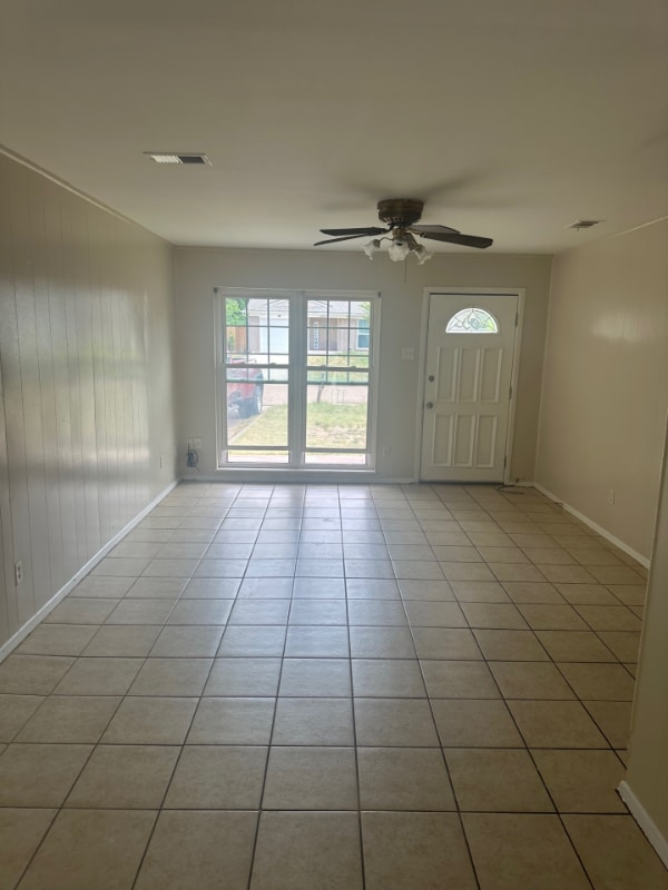 Photo - 1200 La Porte Dr