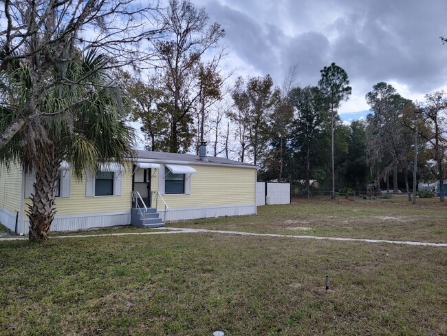 Building Photo - Adorable 3/2 in Homosassa!!