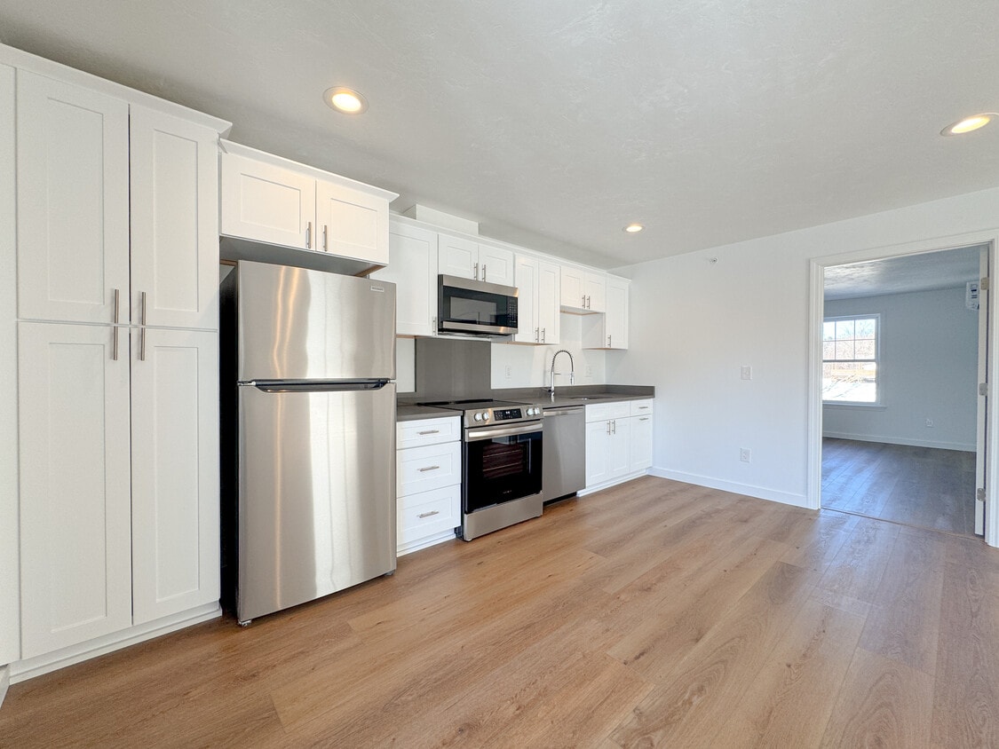 Photo - 541 Main St (Sturbridge, MA)