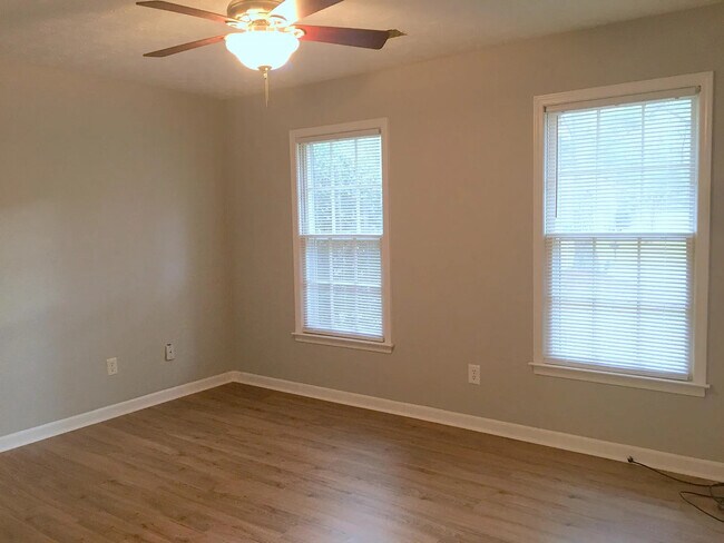 Photo - 4821 Valley Dale Dr SW Unit B