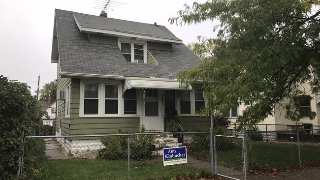 Charming 3 bedroom 1 bath in University/Le... - Charming 3 bedroom 1 bath in University/Le... House