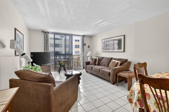 Building Photo - 1817 S Ocean Dr Unit 225
