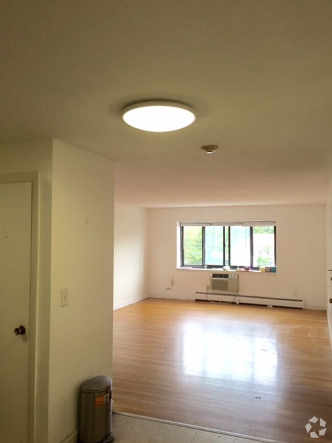 Building Photo - 36 Dighton St Rental