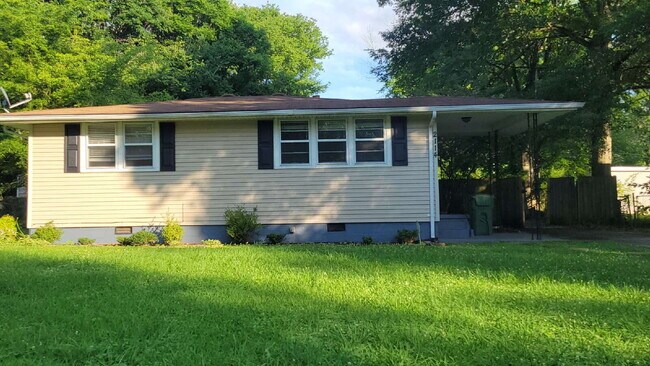 Photo - "2-Bedroom Retreat with Located in the 5 P...