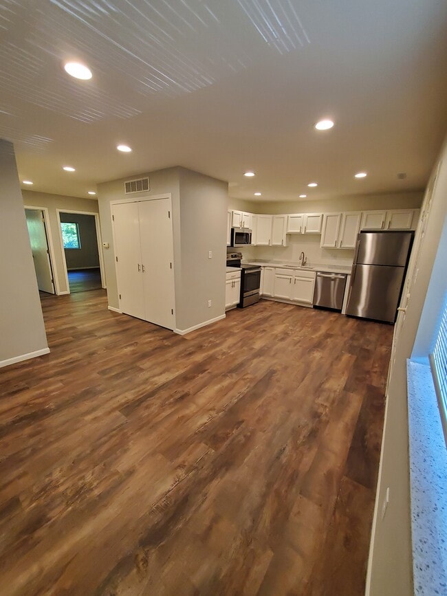 Photo - 2322 College St Unit 7