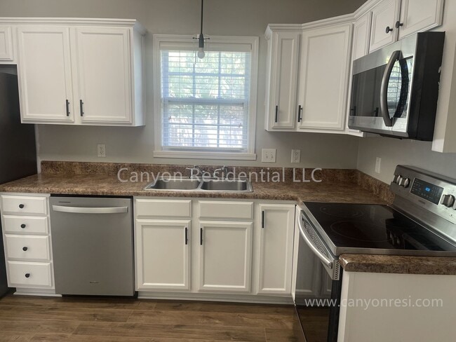 Photo - Beautiful 3b Room!Move in ready!