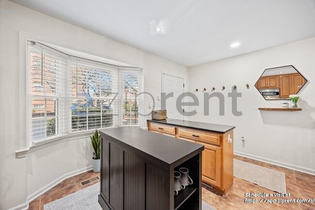 Photo - 1183 N Vernon St