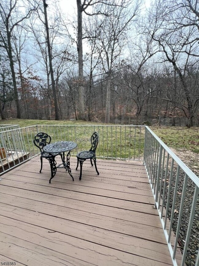Photo - 193 Riveredge Dr