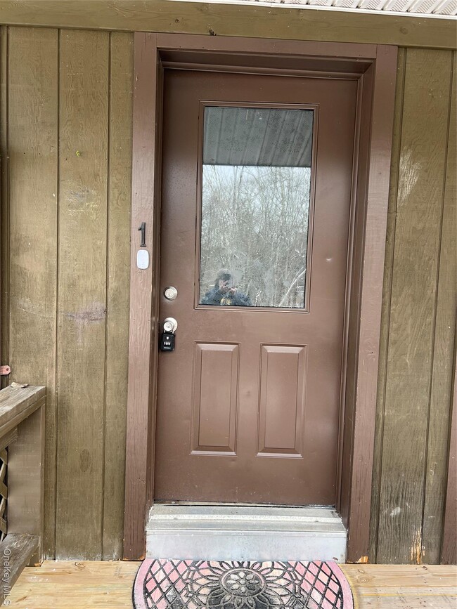 Building Photo - 1225 NY-9G Unit 1