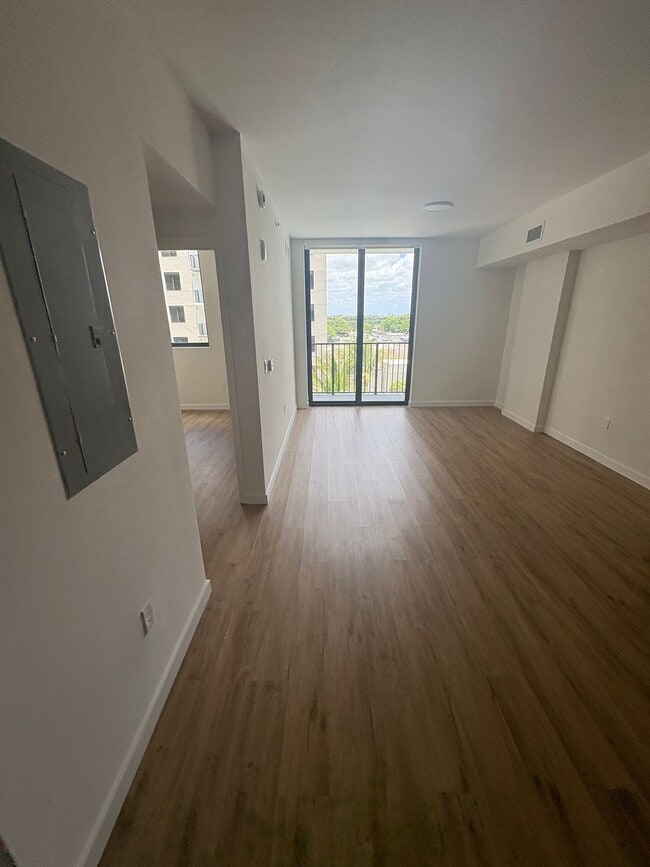 Photo - 981 E 27th St Unit A1