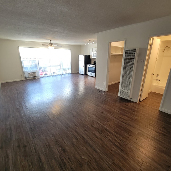 Building Photo - 101 Normandie Ave Unit 102