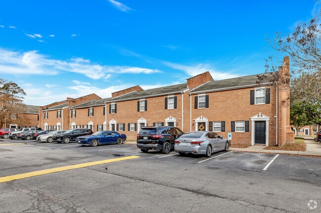 Building Photo - Diamond Springs Apartments