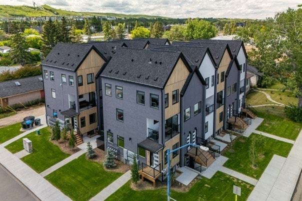 Building Photo - Bowness Peaks