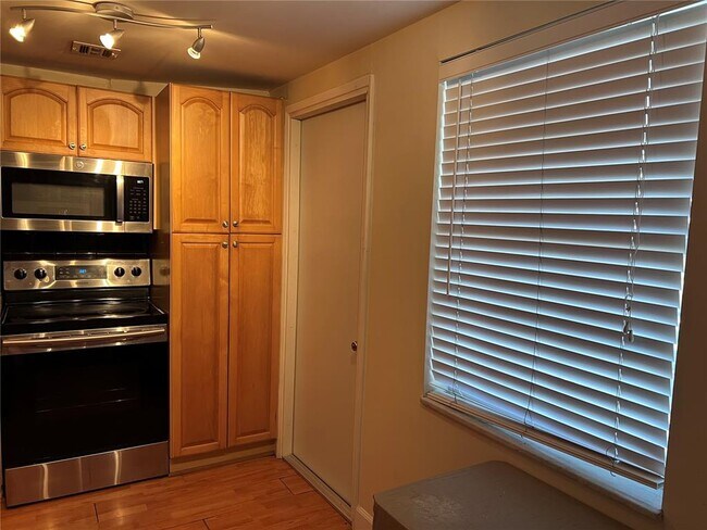 Photo - 3150 N Palm Aire Dr Unit 909